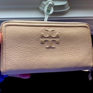 Tory burch cream colored wallet
